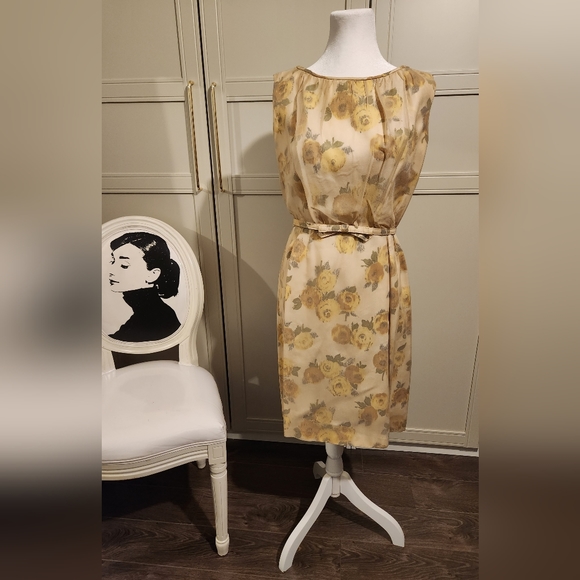 Vintage Floral Dress - Picture 2 of 10